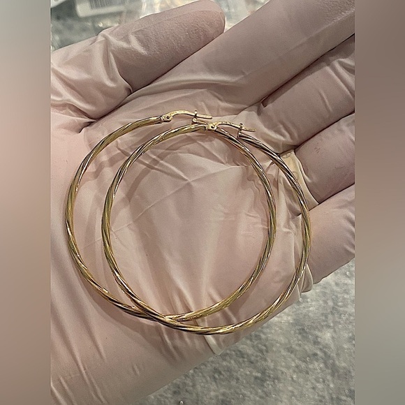 New 18k Yellow Gold Twisted Hoops 2" - Picture 6 of 11